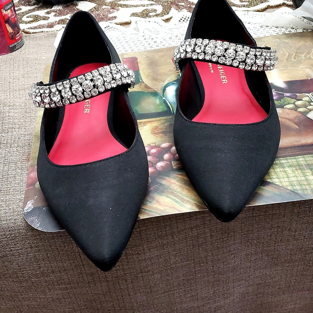 Stylish Flats Topped with crystal strap
